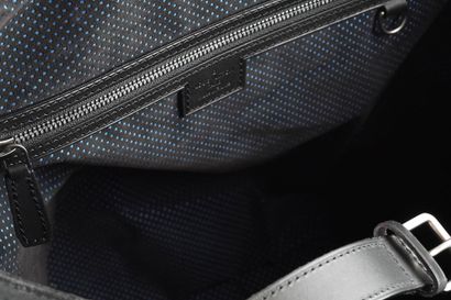 LOUIS VUITTON
Louis Vuitton Damier Carbone...