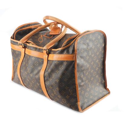 LOUIS VUITTON
Louis Vuitton travel bag in...