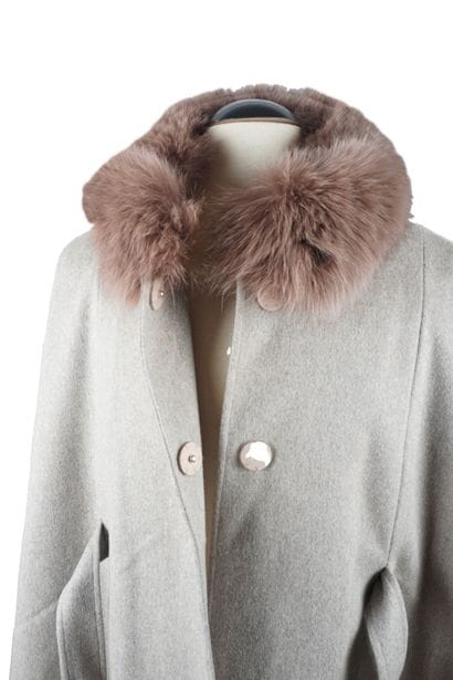 LORO PIANA
Loro Piana wool and cashmere poncho...