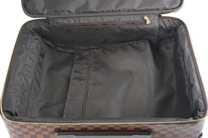 LOUIS VUITTON
Louis Vuitton Damier Ebéne...