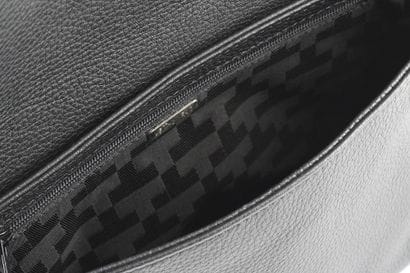 LE TANNEUR
Le Tenneur black leather shoulder...