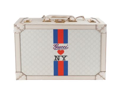 GUCCI
Gucci trunks in Monogam GG canvas and...