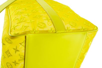 LOUIS VUITTON KEEPALL 50 MESH YELLOW
Louis...