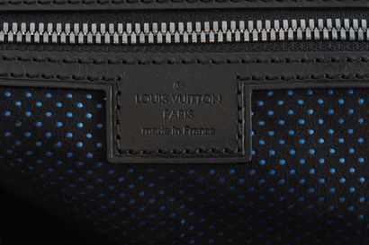 LOUIS VUITTON
Louis Vuitton Damier Carbone...