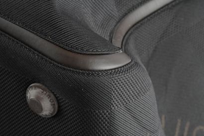 LOUIS VUITTON
Louis Vuitton travel shoulder...