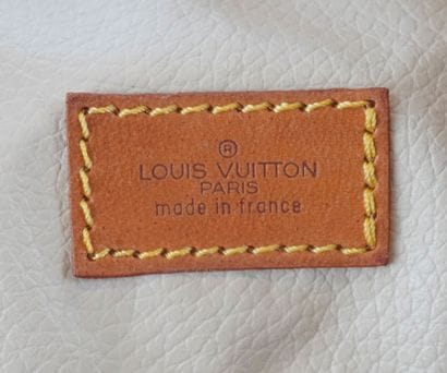 LOUIS VUITTON
Louis Vuitton duffle bag in...