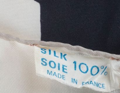JEAN PATOU
Two Jean Patou squares in 100%...