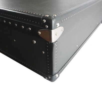 LOUIS VUITTON ALZER 70
Louis Vuitton Alzer...