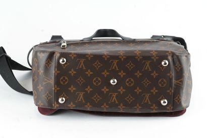 LOUIS VUITTON
Louis Vuitton Monogram canvas...