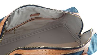 LOUIS VUITTON
Louis Vuitton duffle bag in...