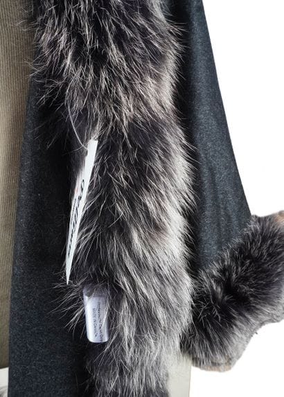 SAGAFURS
Sagafurs wool and cashmere poncho...
