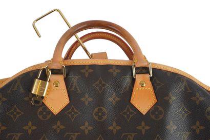 LOUIS VUITTON
Louis Vuitton garment bag in...