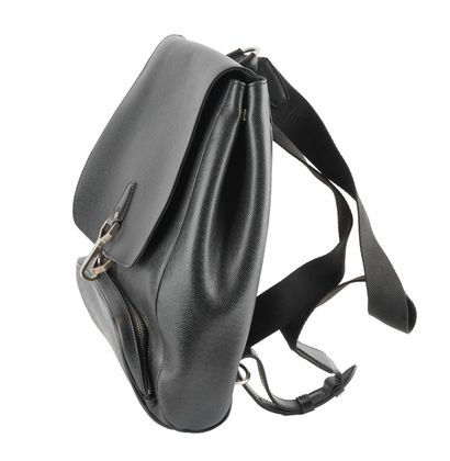 LOUIS VUITTON TAIGA
Louis Vuitton Taiga Cassiar...
