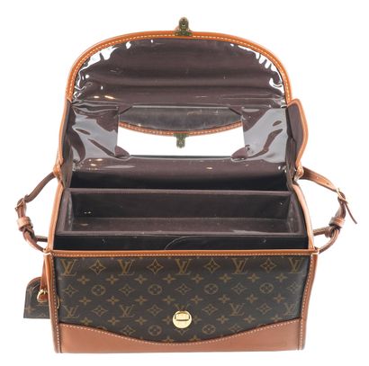LOUIS VUITTON
Louis Vuitton cosmetic bag...