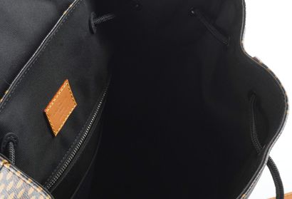 LOUIS VUITTON CHRISTOPHER
Louis Vuitton Christopher...