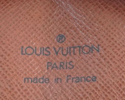 LOUIS VUITTON
Louis Vuitton Messenger shoulder...