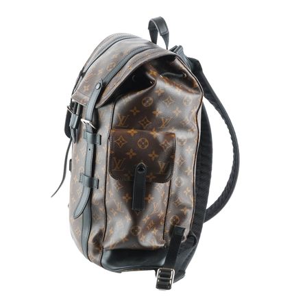 LOUIS VUITTON CHRISTOPHER
Louis Vuitton Christopher...