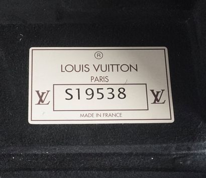 LOUIS VUITTON ALZER 75
Louis Vuitton Alzer...