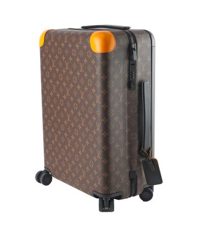 LOUIS VUITTON HORIZON
Louis Vuitton Horizon...