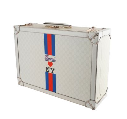 GUCCI
Gucci trunk in Monogam GG canvas and...