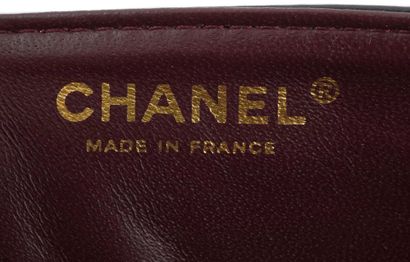 CHANEL 2.55
Chanel shoulder handbag Model...
