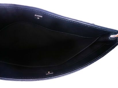 GUCCI
Large Gucci clutch in black Monogrammed...