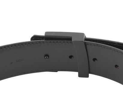 LOUIS VUITTON
Louis Vuitton belt in black...