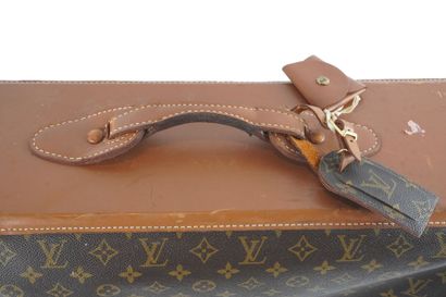 LOUIS VUITTON
Louis Vuitton suitcase in Monogram...