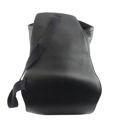 HERMÈS
Hermès bag in black leather, one shoulder...