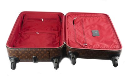 LOUIS VUITTON
Louis Vuitton rolling suitcase...