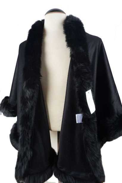 SAGAFURS
Sagafurs Poncho in black wool and...