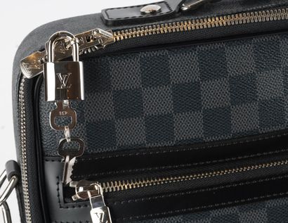 LOUIS VUITTON
Loios Vuitton document holder...