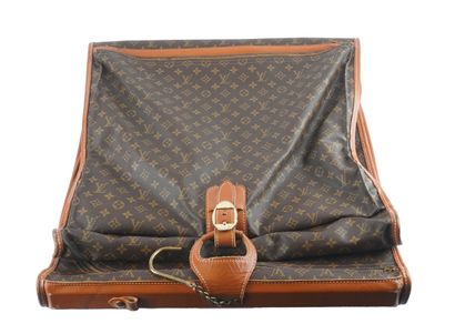 LOUIS VUITTON
Louis Vuitton garment bag in...