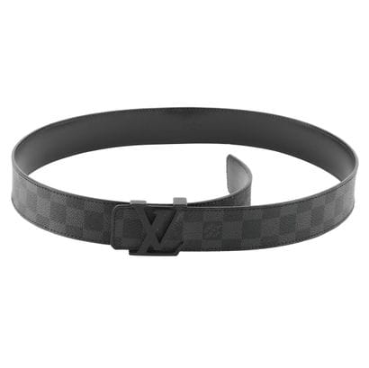 LOUIS VUITTON
Louis Vuitton belt in black...