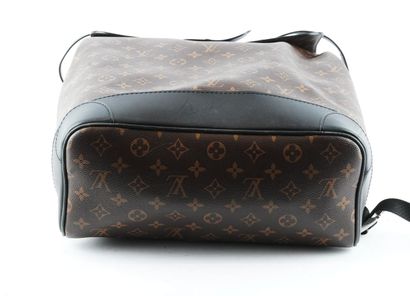 LOUIS VUITTON ECLIPSE
Louis Vuitton Eclipse...