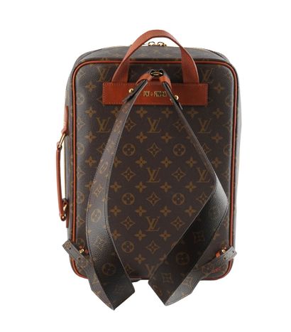 LOUIS VUITTON x NBA
Louis Vuitton x NBA backpack,...