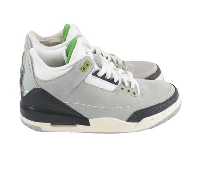 NIKE AIR JORDAN
Nike Air Jordan 3 Retro shoes,...