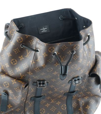 LOUIS VUITTON CHRISTOPHER
Louis Vuitton Christopher...