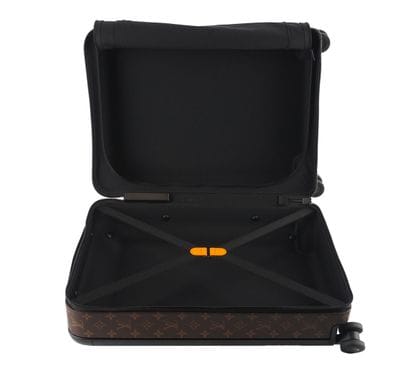 LOUIS VUITTON HORIZON
Louis Vuitton Horizon...