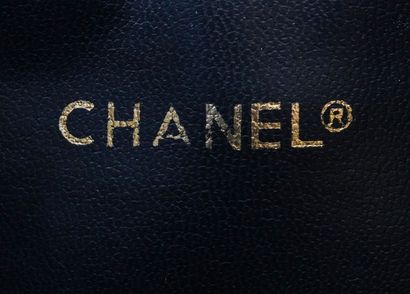 CHANEL
Quilted black leather Chanel bag,...