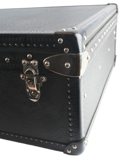 LOUIS VUITTON ALZER 75
Louis Vuitton Alzer...
