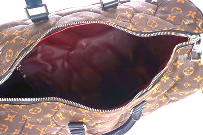 LOUIS VUITTON HEXAGON NEO SPORTY
Louis Vuitton...