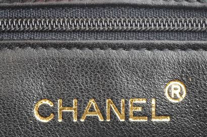 CHANEL CC
Chanel CC shoulder bag in black...