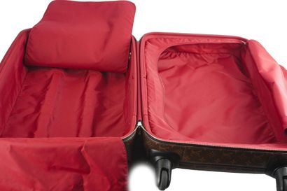 LOUIS VUITTON
Louis Vuitton rolling suitcase...