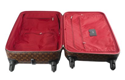 LOUIS VUITTON
Louis Vuitton rolling suitcase...