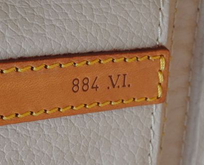 LOUIS VUITTON
Louis Vuitton duffle bag in...