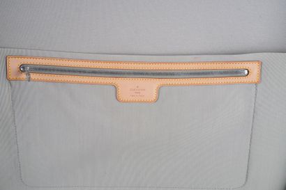 LOUIS VUITTON
Louis Vuitton Damier Géant...