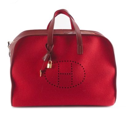 HERMÈS FEUDOU
Hermès Feudou travel bag in...
