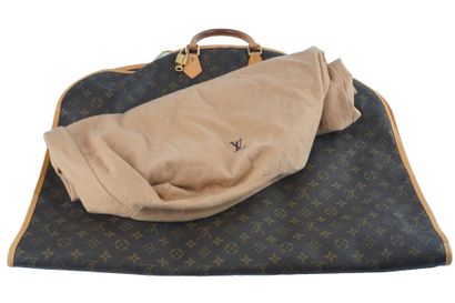 LOUIS VUITTON
Louis Vuitton garment bag in...