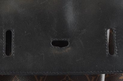 LOUIS VUITTON ECLIPSE
Louis Vuitton Eclipse...
